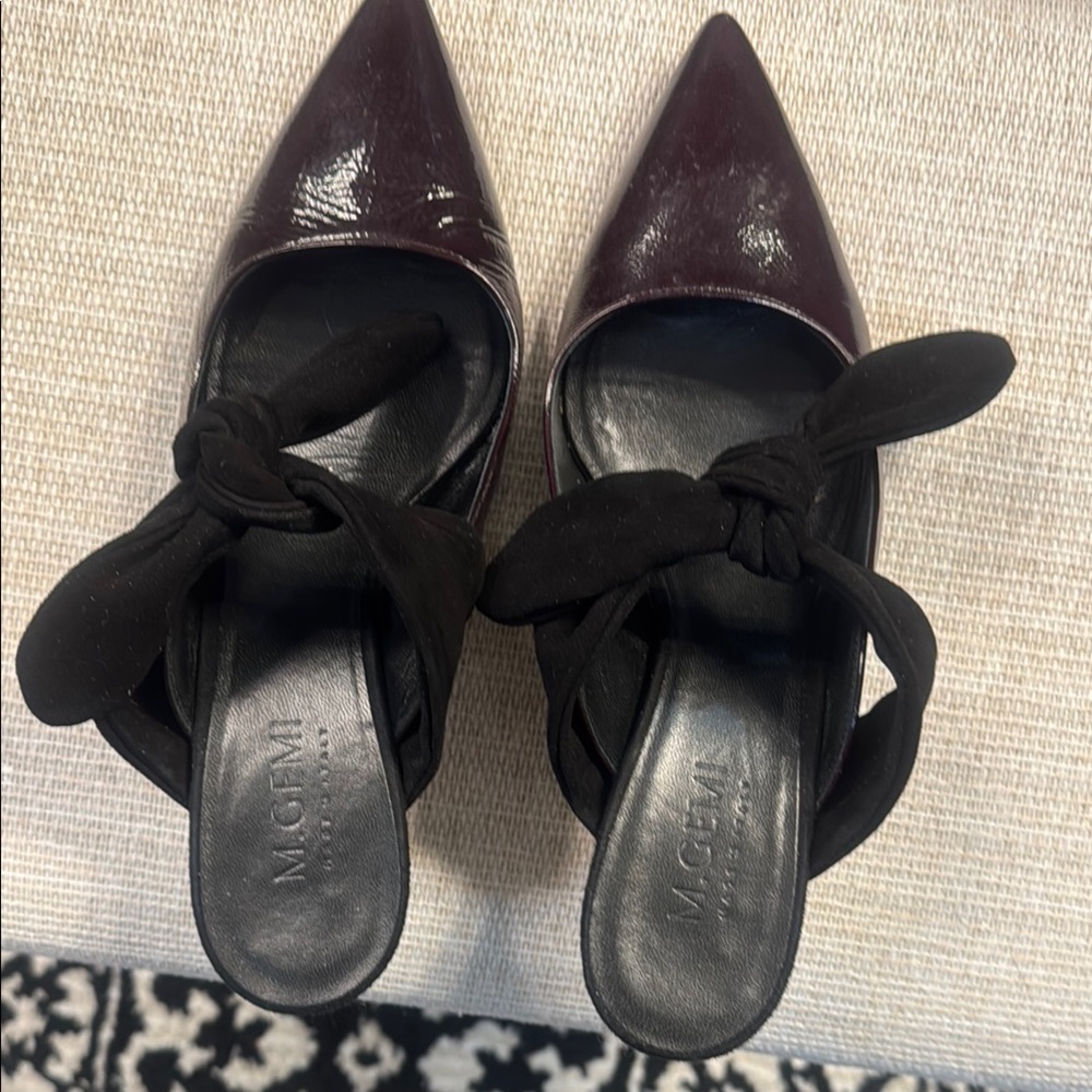 M Gemi Elegant Black and Burgundy Women's Shoes. Kitten heels